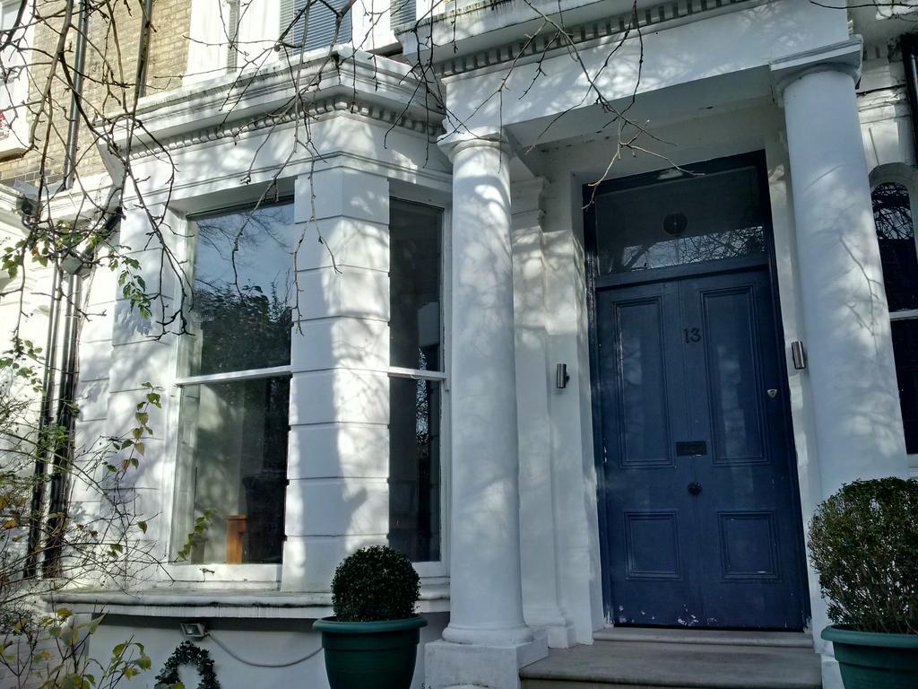 Апартаменты Luxury Holland Park, Sleeps 2, Free S'Fast Wifi Лондон Экстерьер фото