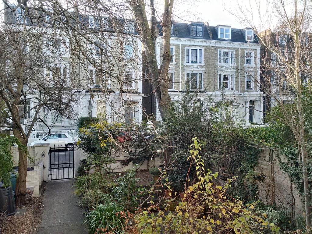 Апартаменты Luxury Holland Park, Sleeps 2, Free S'Fast Wifi Лондон Экстерьер фото